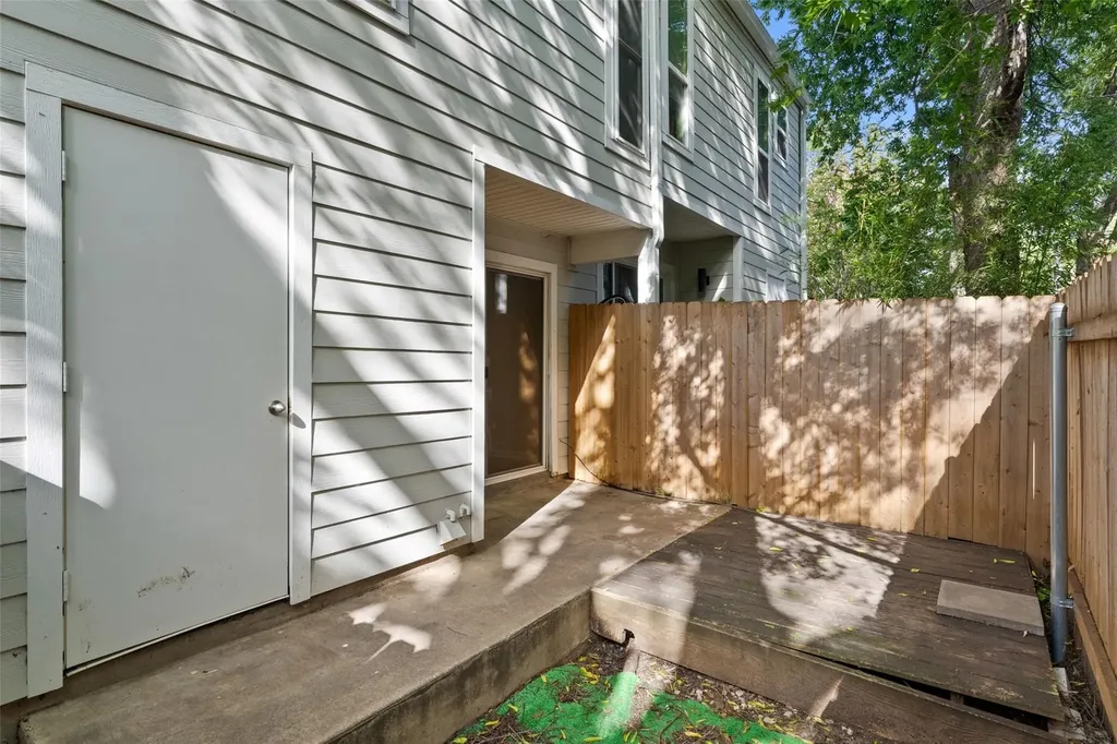 5604 Woodrow Avenue Austin TX 78756