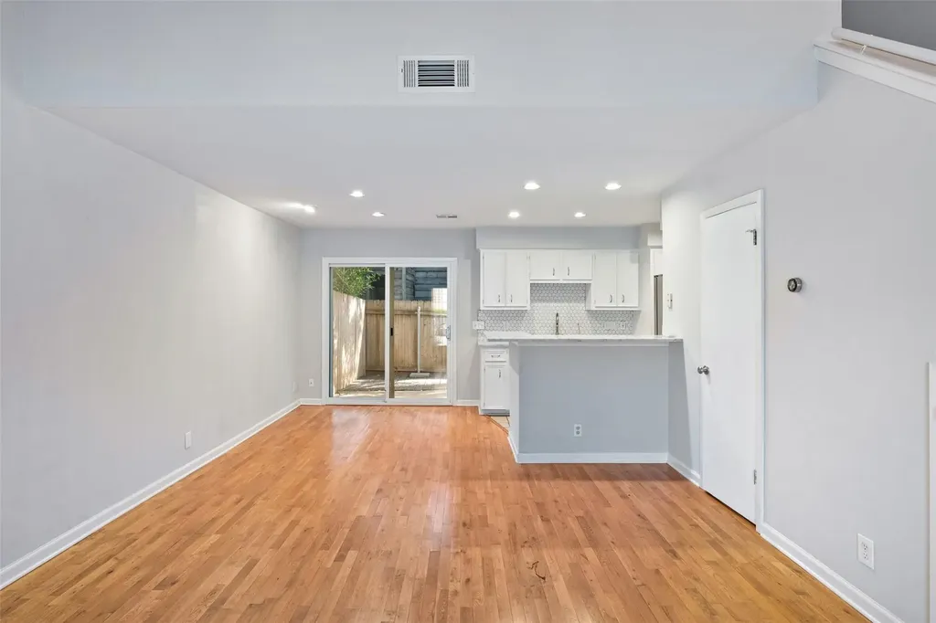 5604 Woodrow Avenue Austin TX 78756