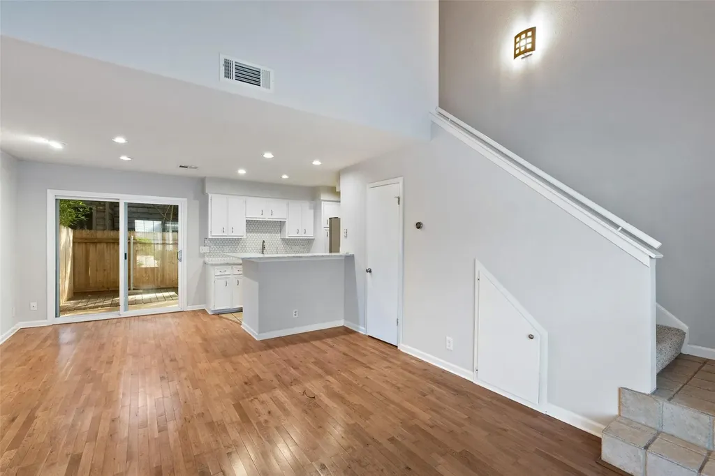5604 Woodrow Avenue Austin TX 78756
