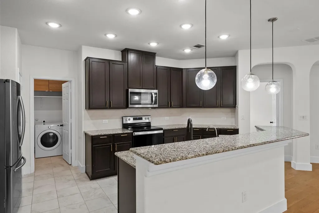 544 Ayinger Lane Austin TX 78728