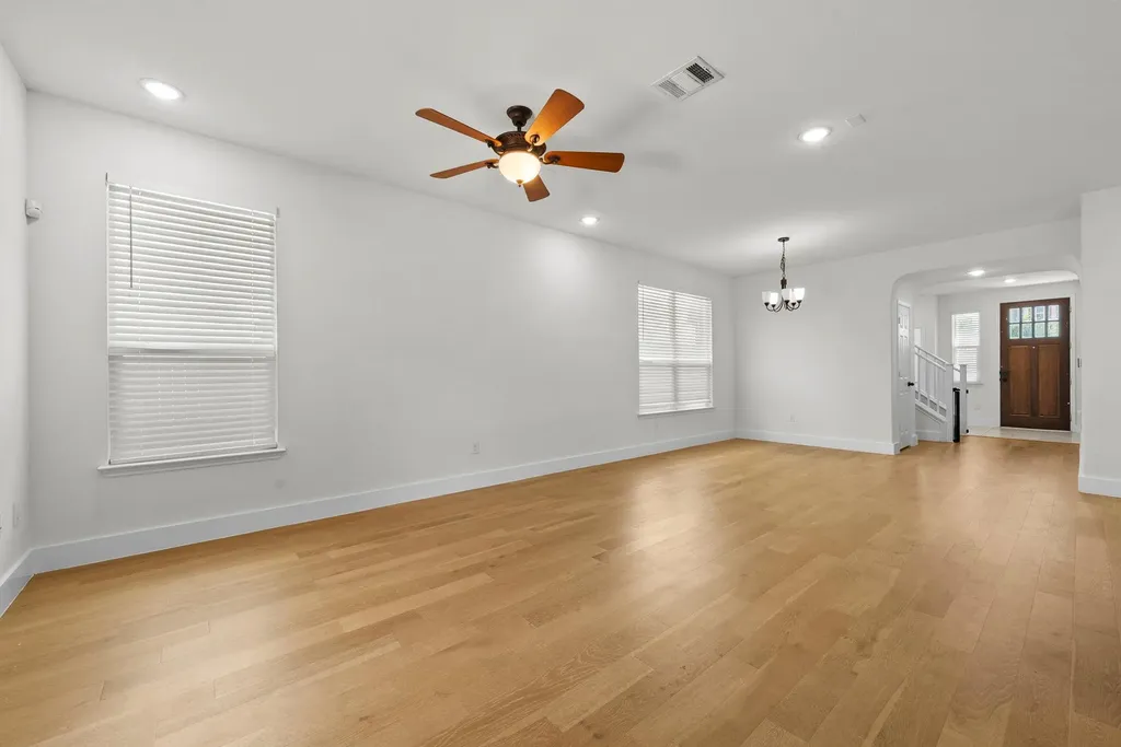 544 Ayinger Lane Austin TX 78728
