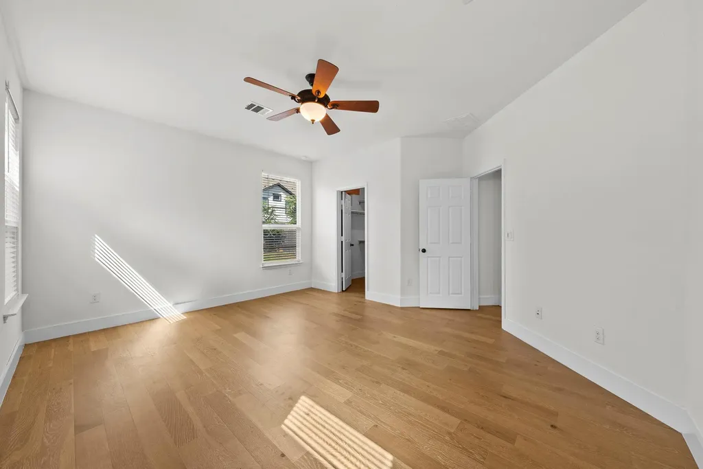 544 Ayinger Lane Austin TX 78728