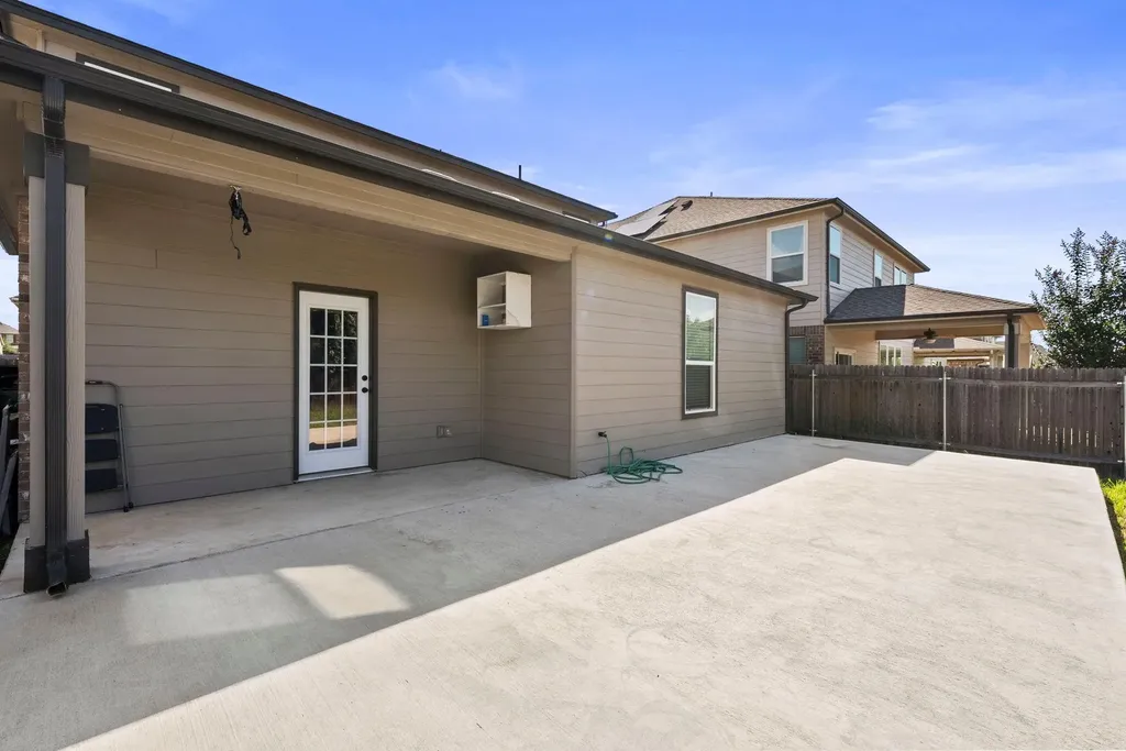 544 Ayinger Lane Austin TX 78728