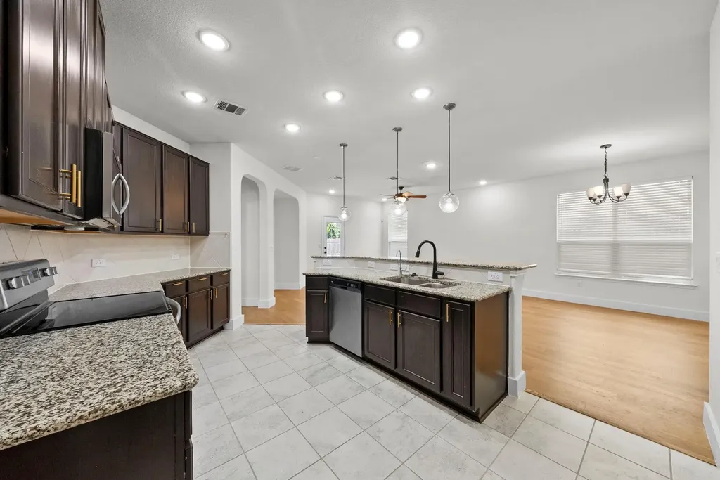 544 Ayinger Lane Austin TX 78728