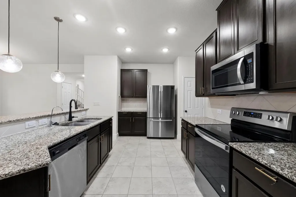 544 Ayinger Lane Austin TX 78728