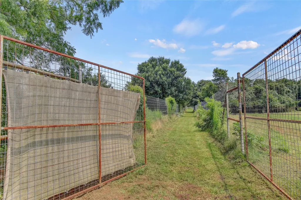 18197 Fm 619 Elgin TX 78621