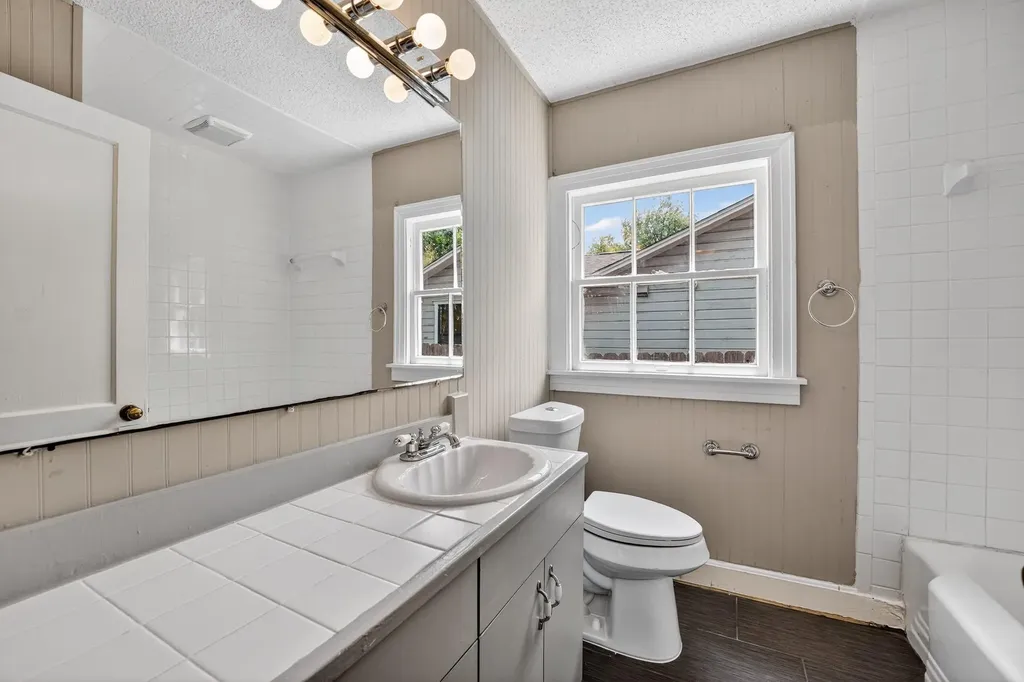4907 Duval Street Austin TX 78751