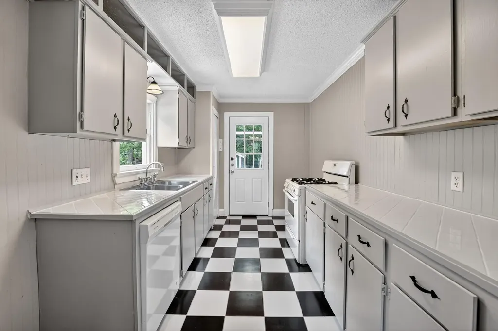 4907 Duval Street Austin TX 78751