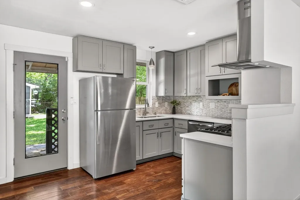 6215 Peggy Street Austin TX 78723