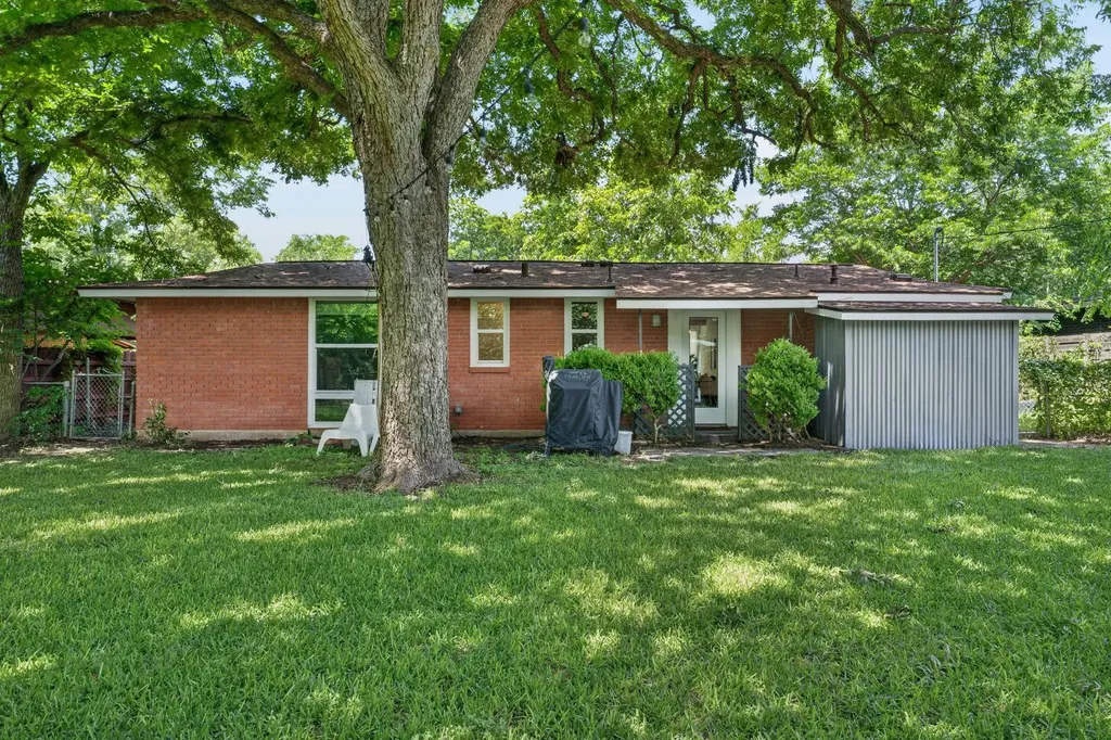 6215 Peggy Street Austin TX 78723
