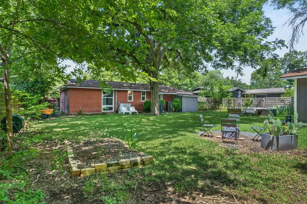 6215 Peggy Street Austin TX 78723