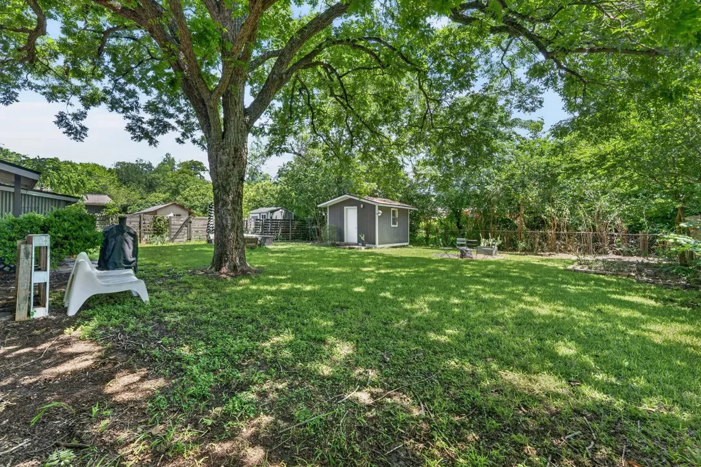 6215 Peggy Street Austin TX 78723