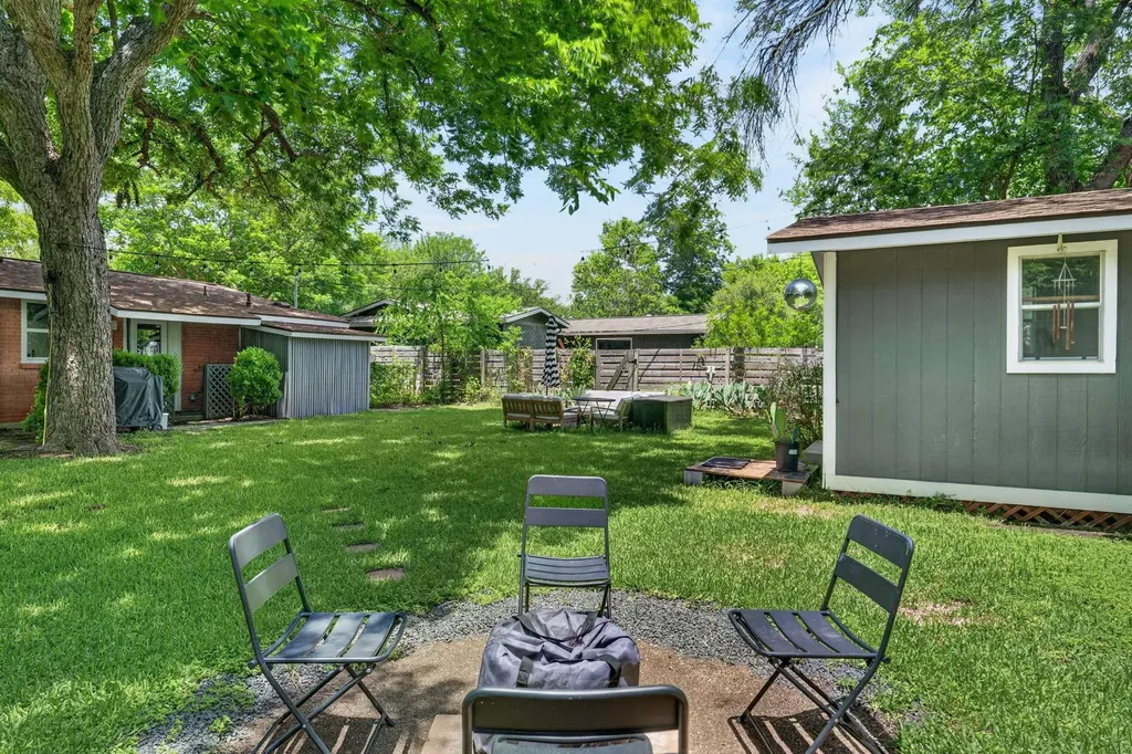6215 Peggy Street Austin TX 78723