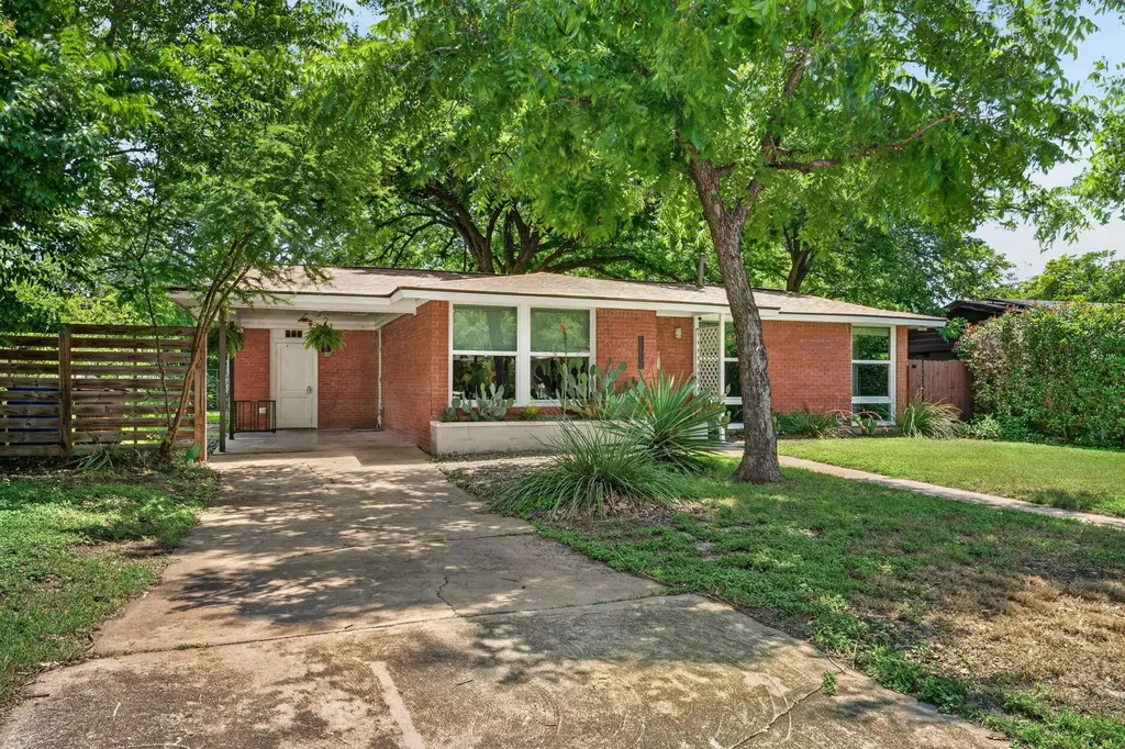 6215 Peggy Street Austin TX 78723