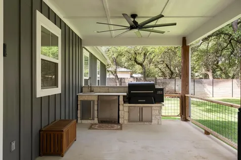 22212 Briarcliff Drive Spicewood TX 78669