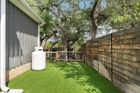 22212 Briarcliff Drive Spicewood TX 78669