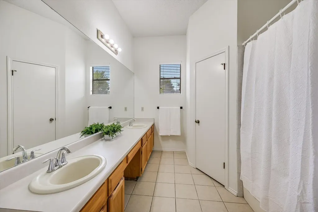 2129 Cervin Boulevard Austin TX 78728