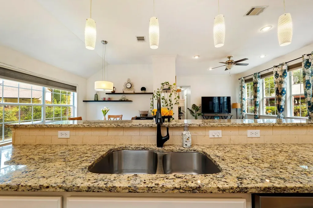 4010 Halfway Cove Round Rock TX 78681