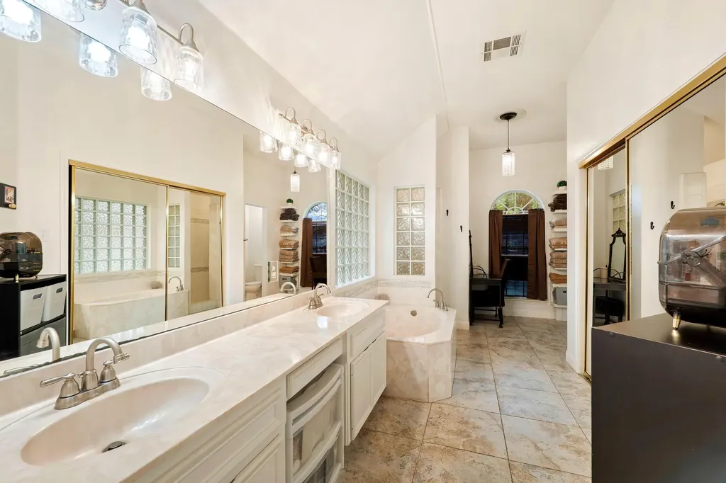 4010 Halfway Cove Round Rock TX 78681