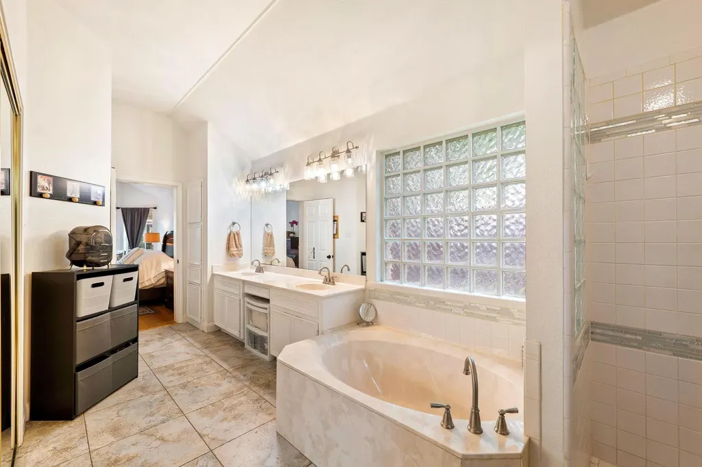 4010 Halfway Cove Round Rock TX 78681