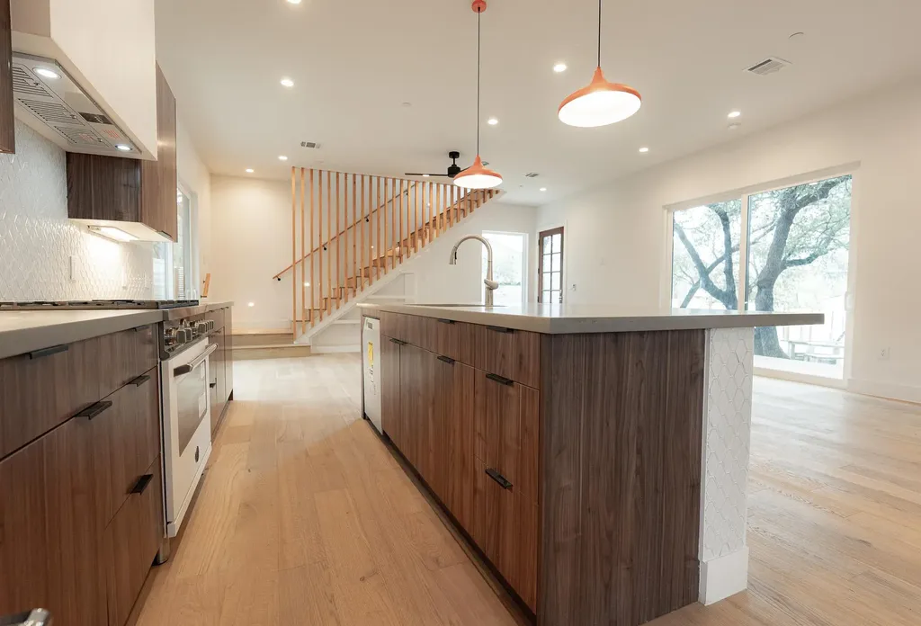 1301 Minnie Drive Austin TX 78732