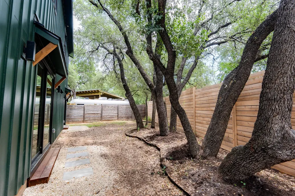 1301 Minnie Drive Austin TX 78732
