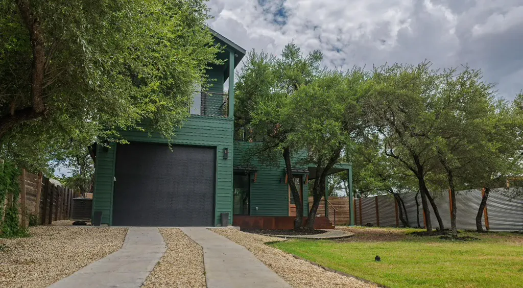 1301 Minnie Drive Austin TX 78732