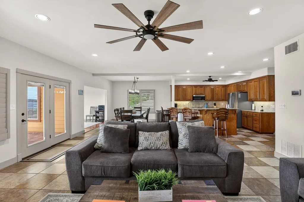 1002 Scenic Loop Kingsland TX 78639