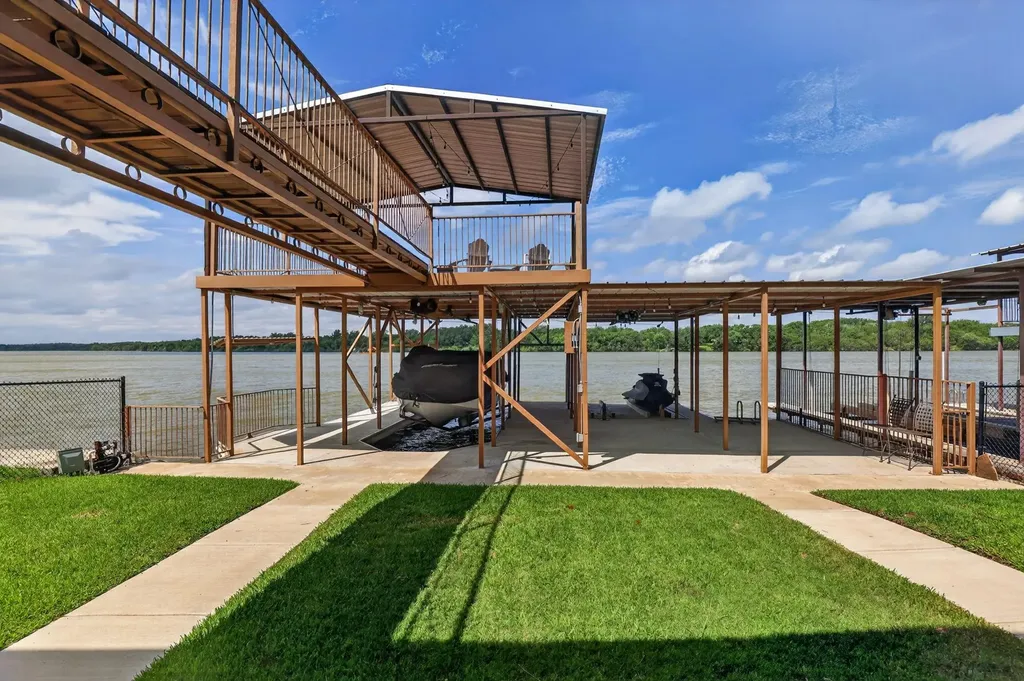 1002 Scenic Loop Kingsland TX 78639