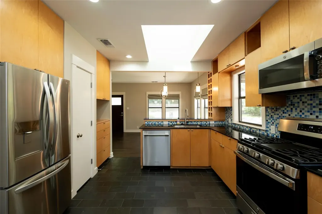 2103 Kinney Avenue Austin TX 78704