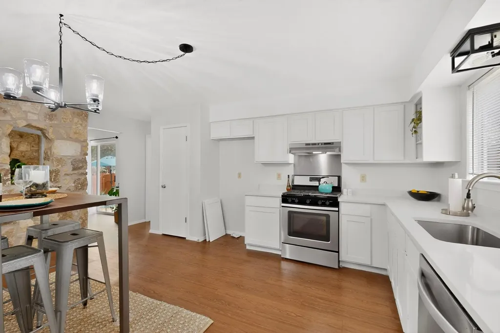 3403 Burliegh Cove Austin TX 78745