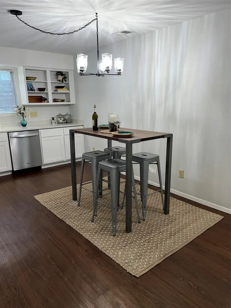 3403 Burliegh Cove Austin TX 78745