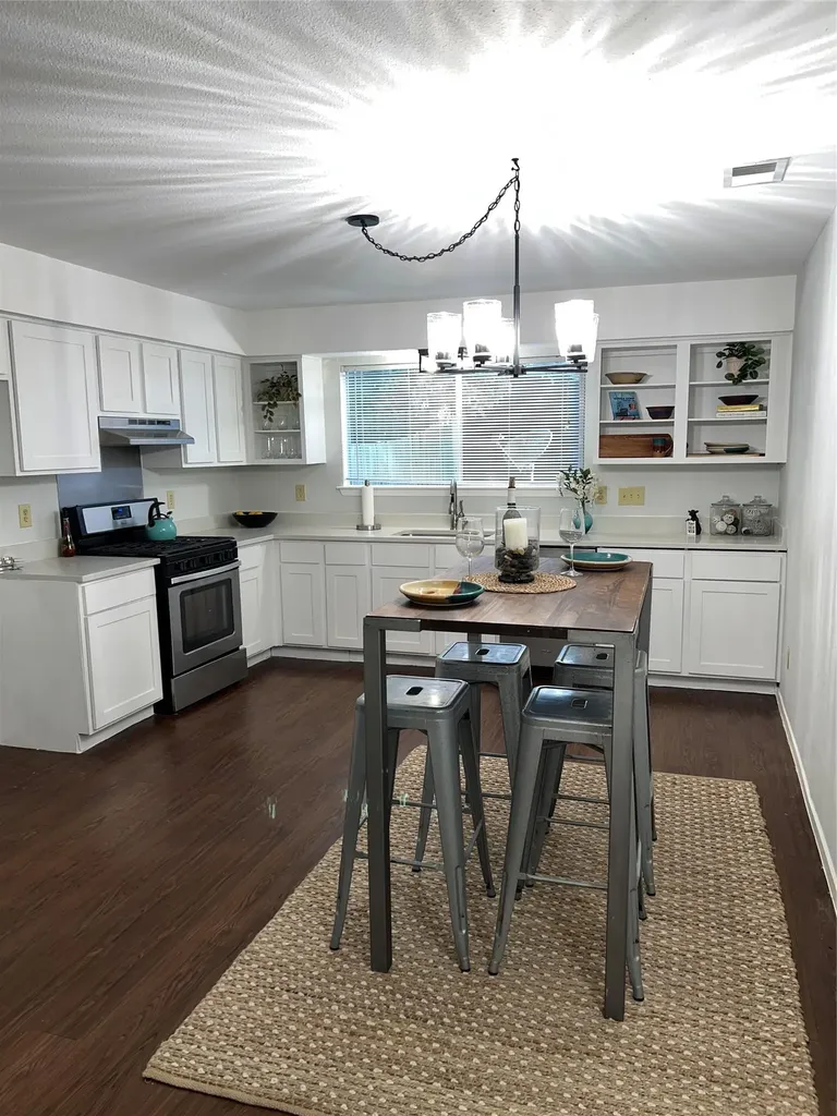 3403 Burliegh Cove Austin TX 78745