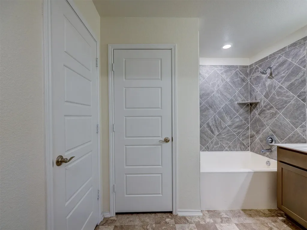 18517 Spotted Eagle Lane Elgin TX 78621