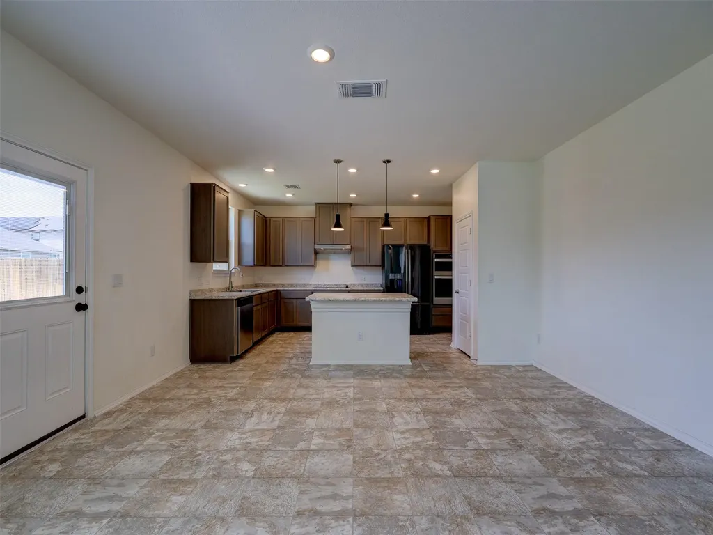 18517 Spotted Eagle Lane Elgin TX 78621