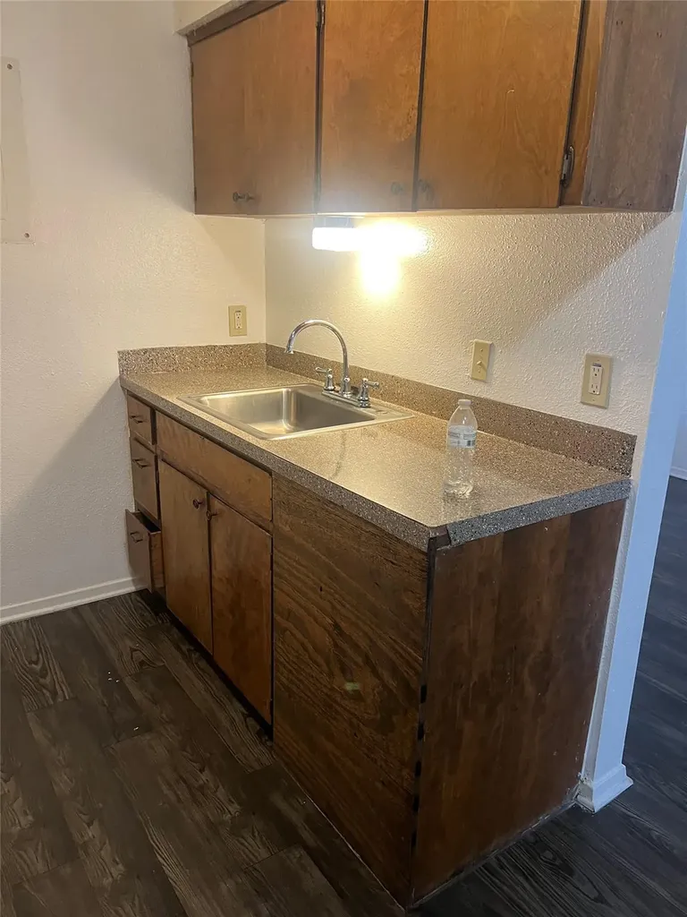 2803 Hemphill Park Austin TX 78705