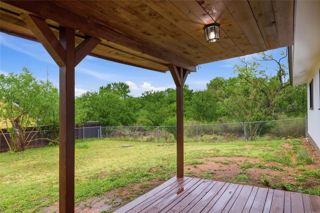 1841 Twin Oaks Kingsland TX 78639