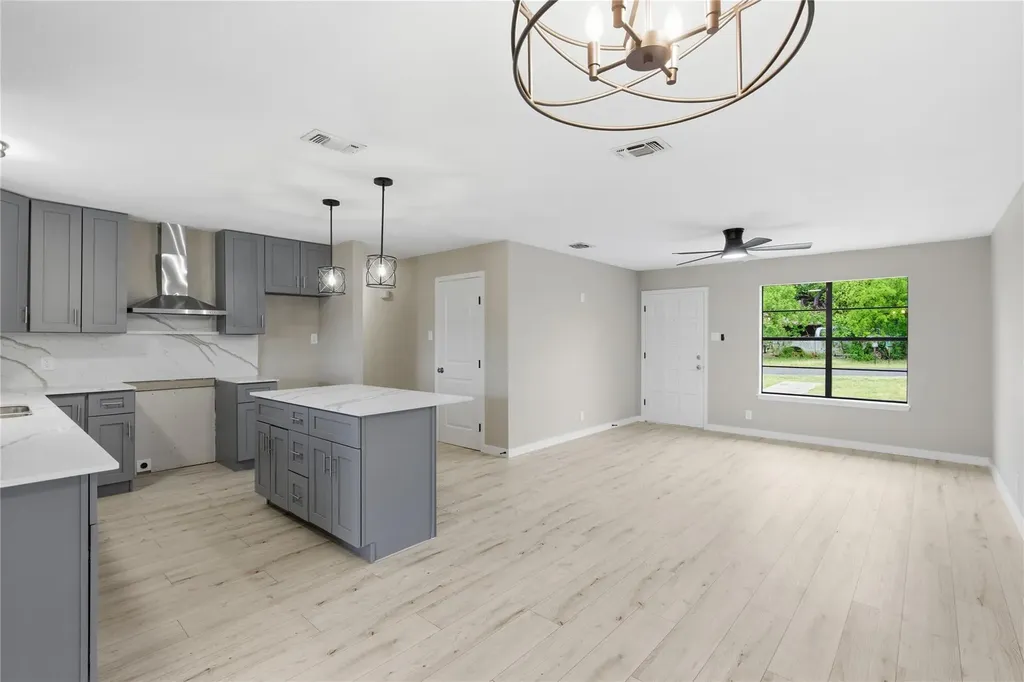 1841 Twin Oaks Kingsland TX 78639