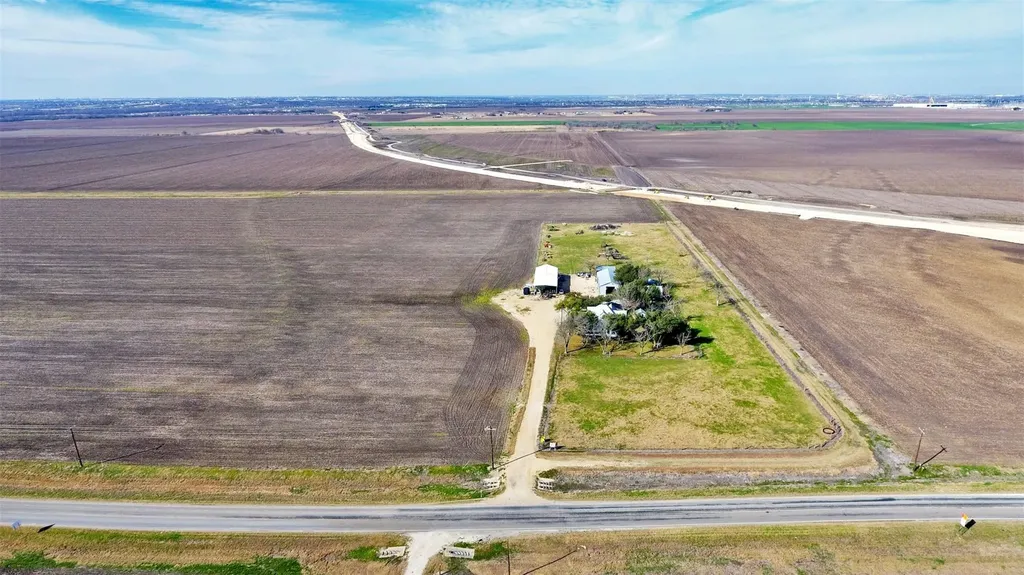 2550 Fm 3349 Taylor TX 76574