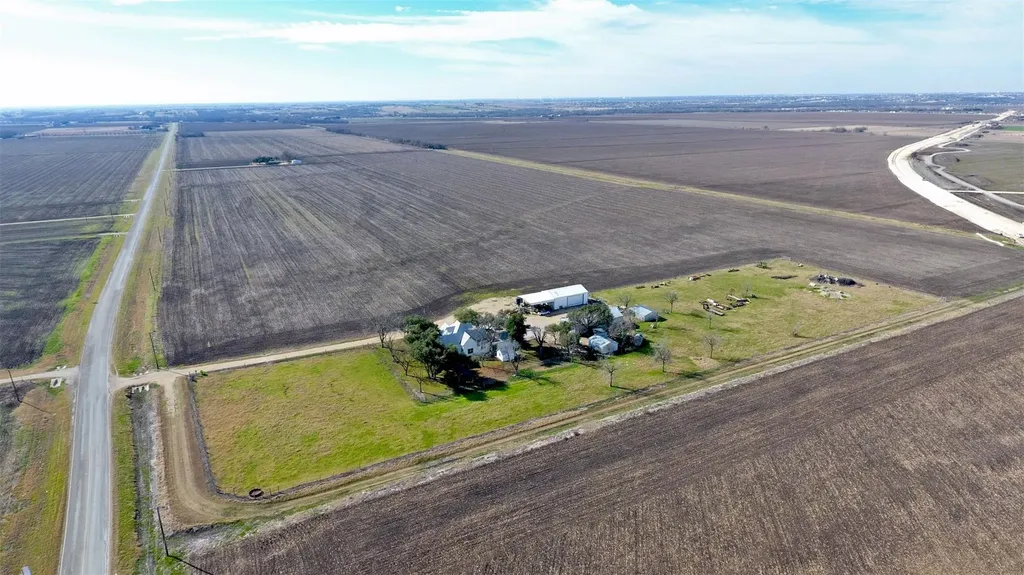 2550 Fm 3349 Taylor TX 76574