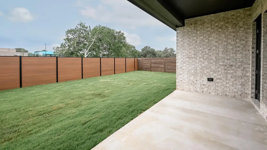 315 Foxfire Cove Lockhart TX 78644