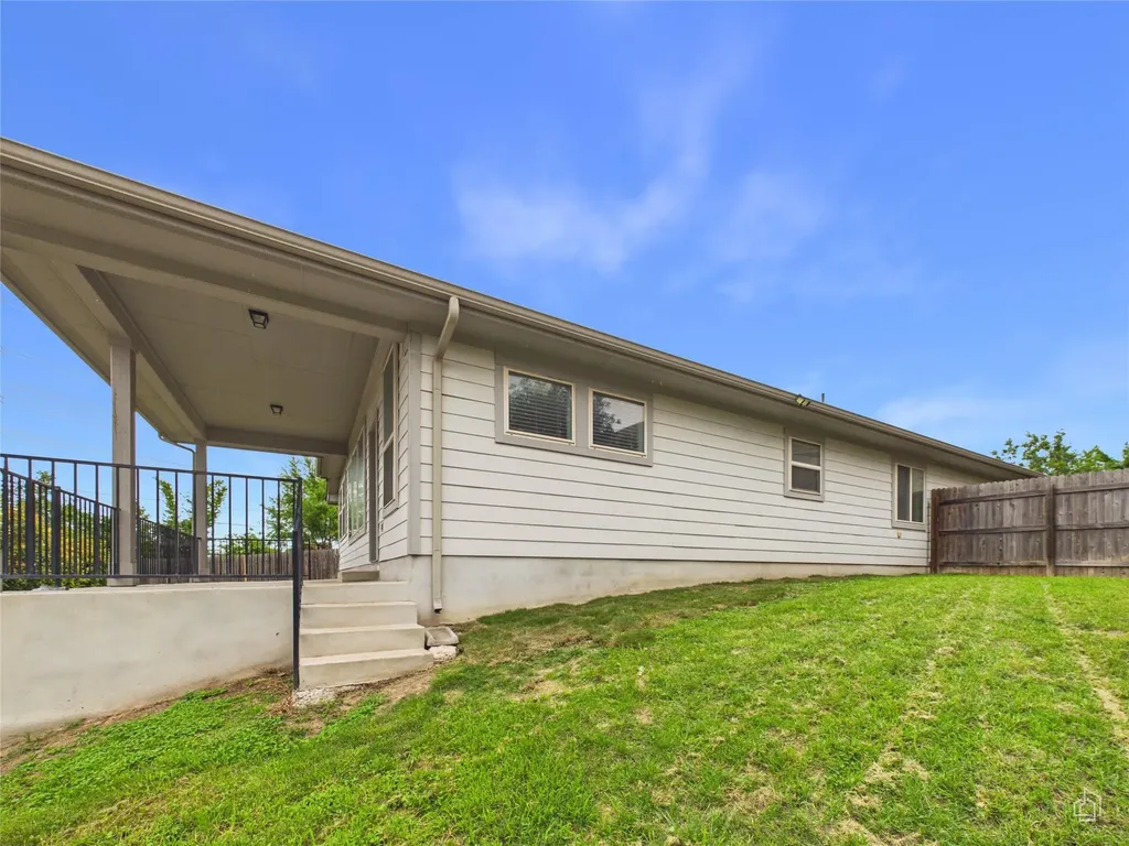 221 Bridgestone Way Buda TX 78610