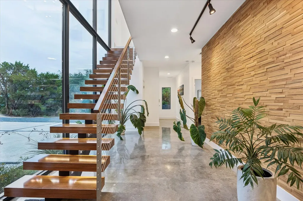 8610 Buffalo Trail Lago Vista TX 78645