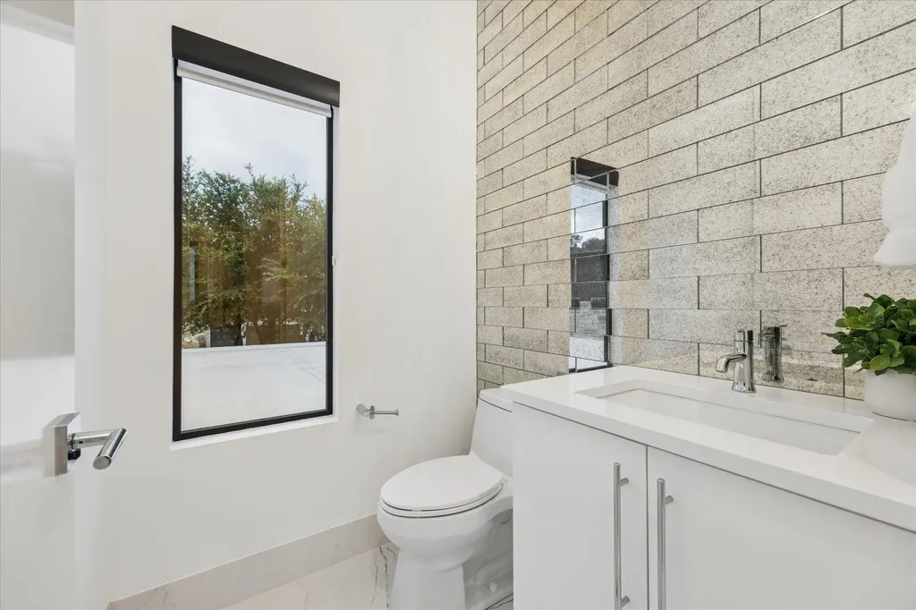 8610 Buffalo Trail Lago Vista TX 78645
