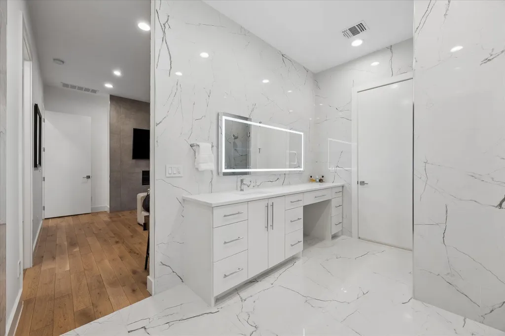 8610 Buffalo Trail Lago Vista TX 78645