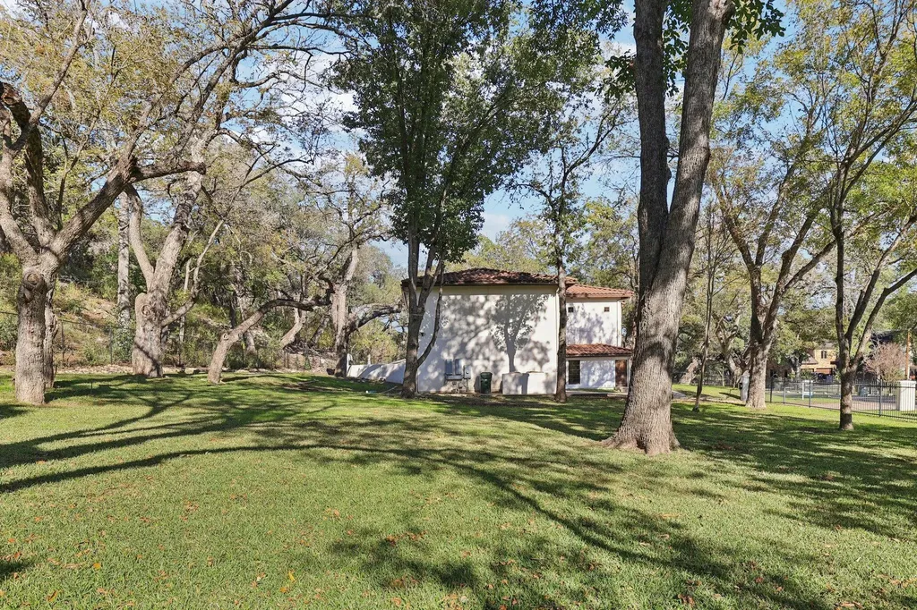 2706 Pearce Road Austin TX 78730