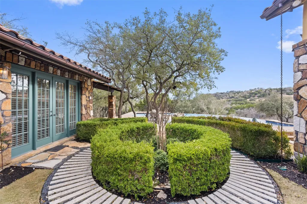 2808 & 2804 Fall Creek Estates Drive Spicewood TX 78669