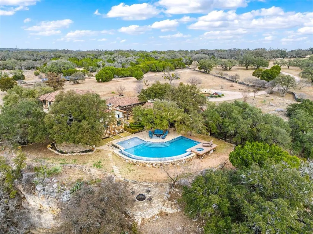 2808 & 2804 Fall Creek Estates Drive Spicewood TX 78669