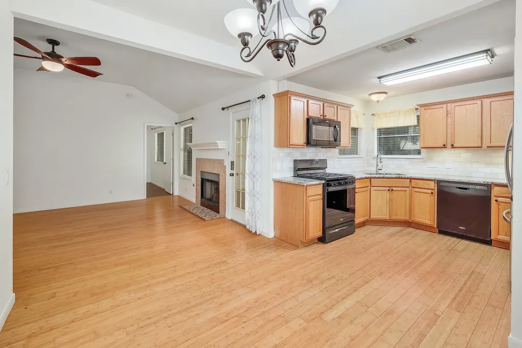 1304 Mountain Springs Lane Leander TX 78641