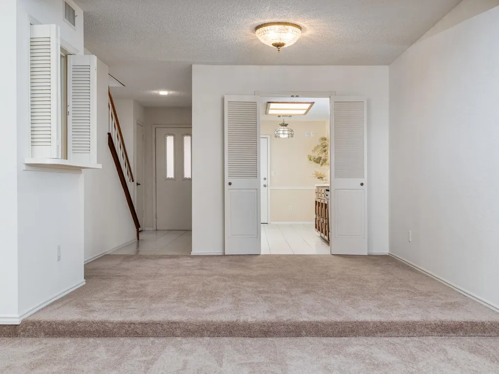 8216 Summer Side Drive Austin TX 78759